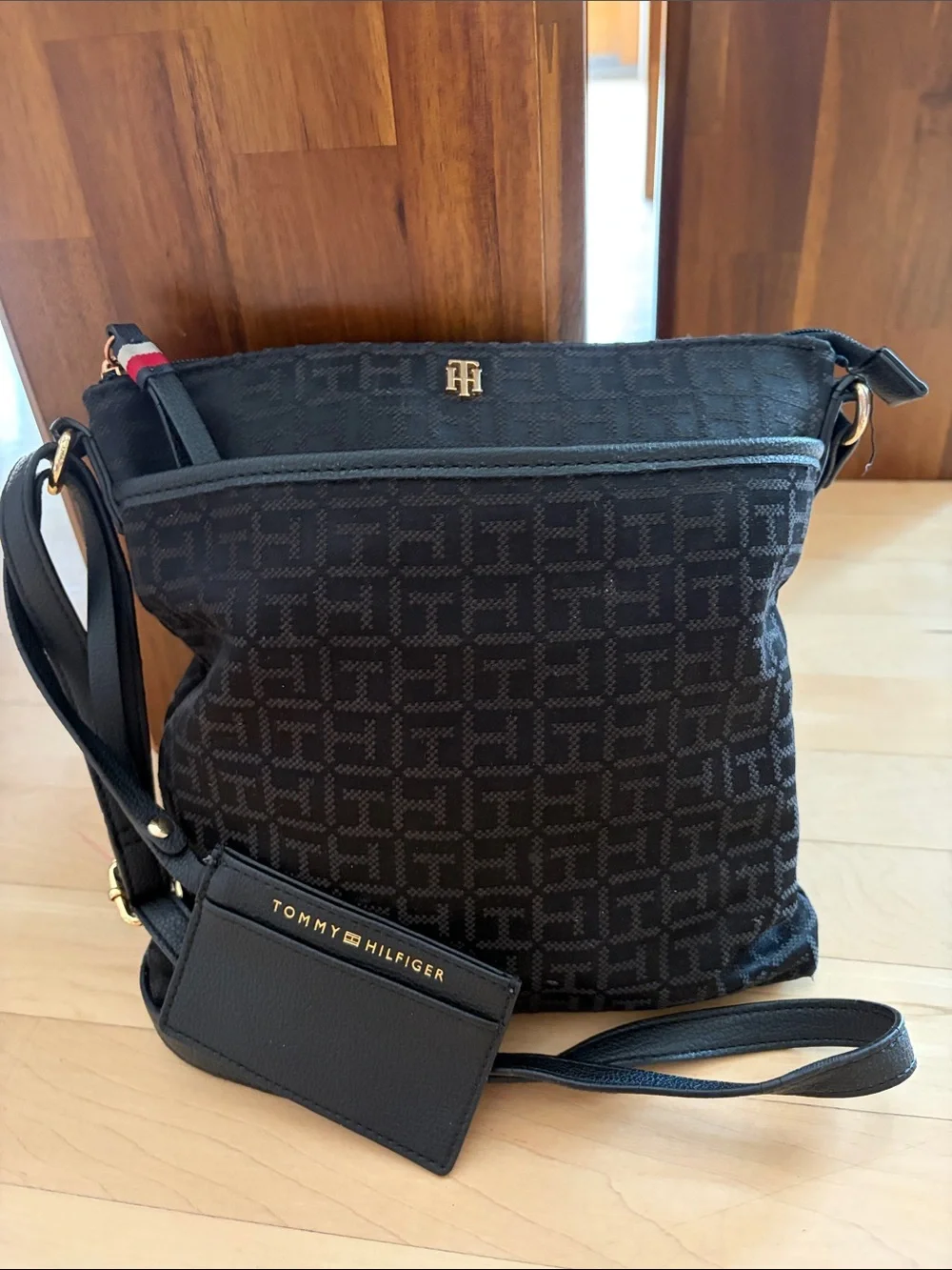 Tommy Hilfiger Black Nylon Messenger Bag with Logo Tag